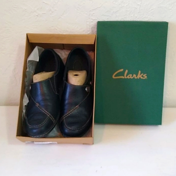 Clarks Shoes - Picture 4 of 8